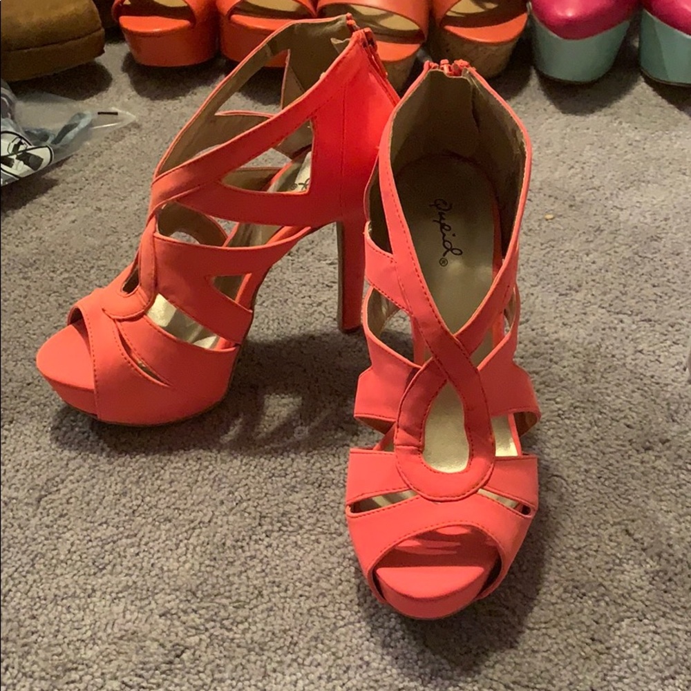 Brand new! Never worn!